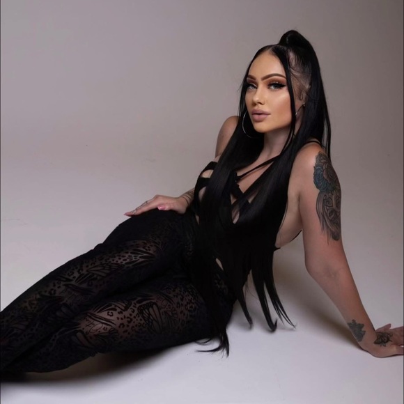 Meet your Posher, Alexis - Picture 1 of 1